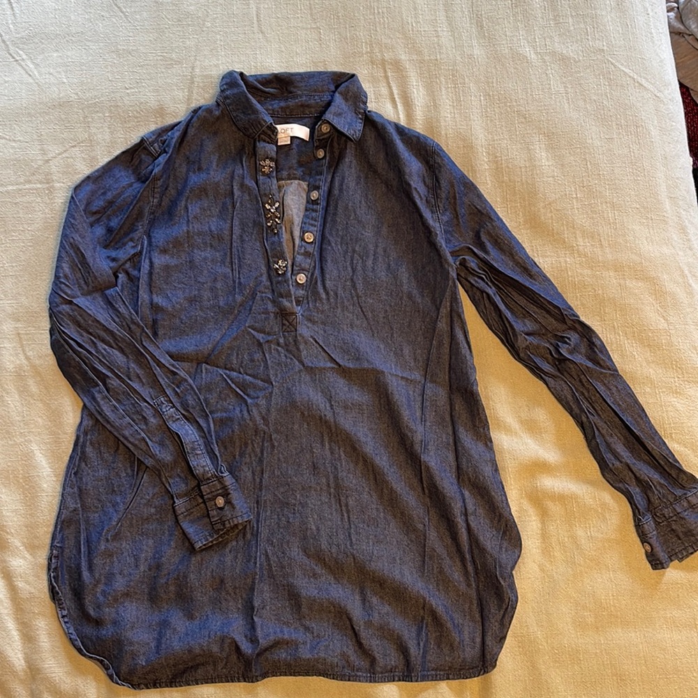Loft Xs maternity chambray top